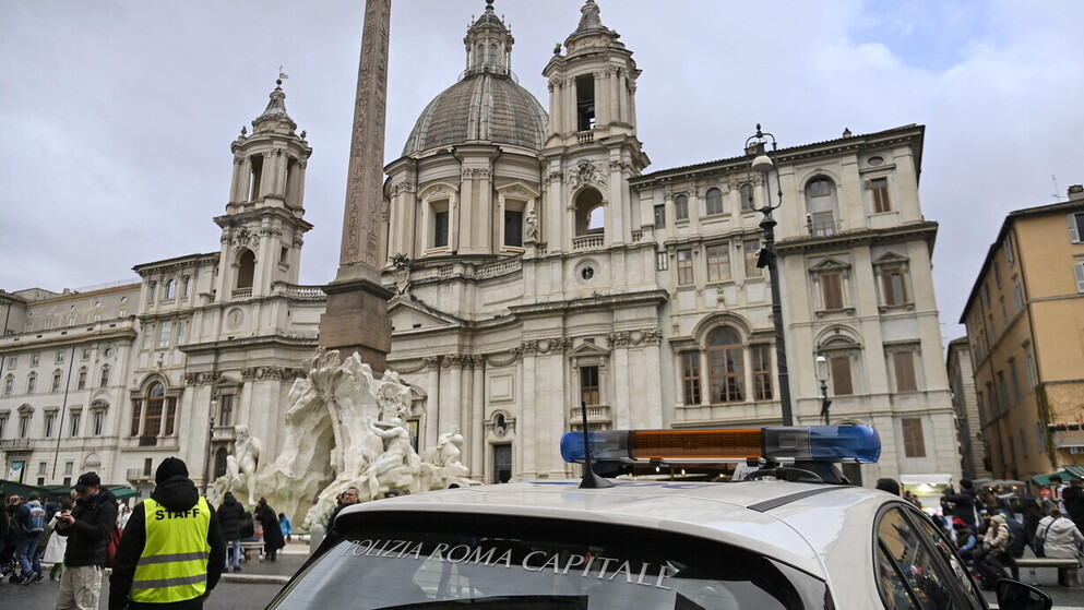 Al locale della cena di Garofani si difendono dalle critiche e rimpiangono i russi