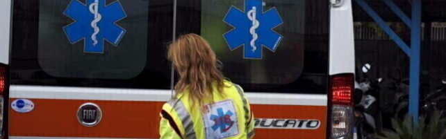 Auto si schianta contro un albero nel Ferrarese: morto 81enne