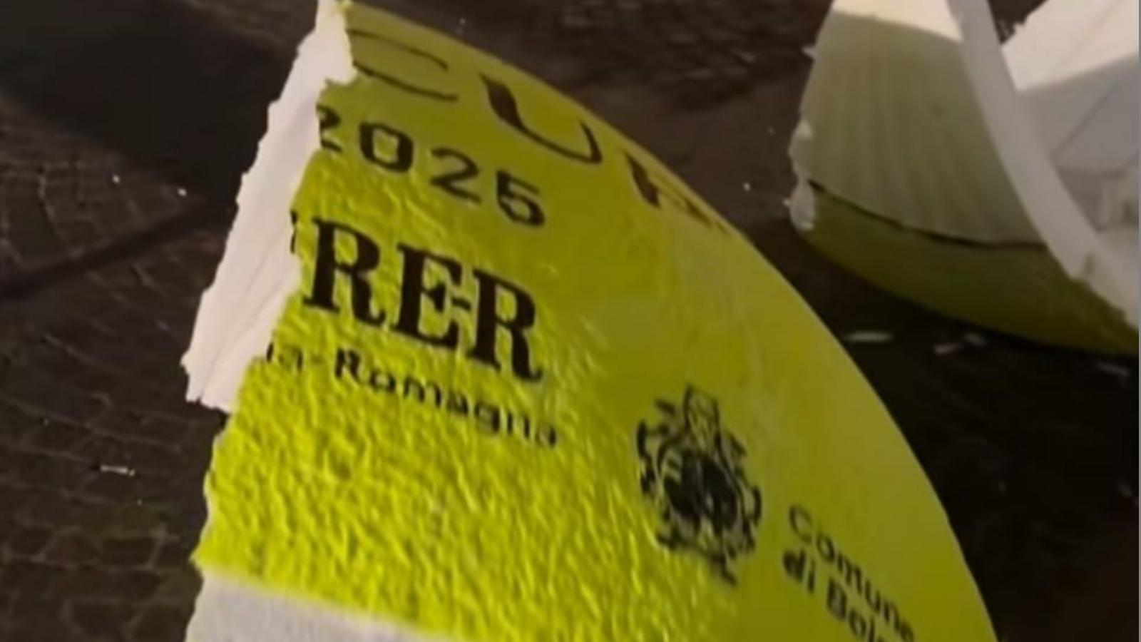 Coppa Davis a Bologna, distrutta un’altra palla da tennis a Porta Lame