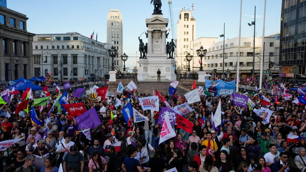 La Carrà, il rap, il passato. Così il Cile al voto si divide tra una comunista e una destra dura