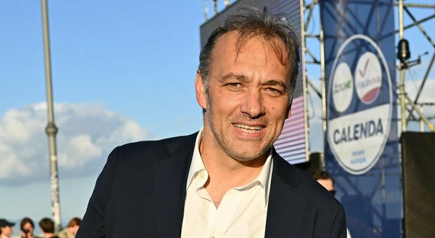 Matteo Richetti nel mirino dei ladri: due furti in un giorno. «Ero con Calenda e Rosato, una scena da film. Alla fine ci abbiamo riso»