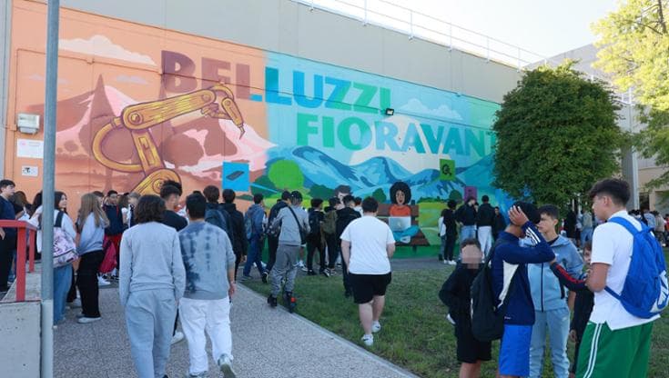 Prof colpisce uno studente in classe, il preside del Belluzzi: “Avviato procedimento disciplinare”