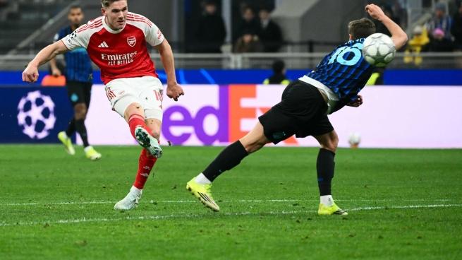 Arsenal batte l'Inter 3-1, doppietta di Gabriel Jesus e gol di Gyokeres