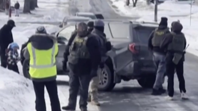 Bambino di 5 anni fermato dall'Ice a Minneapolis: il video controverso