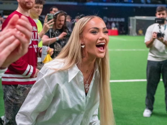 Cosa è accaduto ad Alisha Lehmann, la calciatrice del Como? Il Leicester pronta a farla tornare in Inghilterra