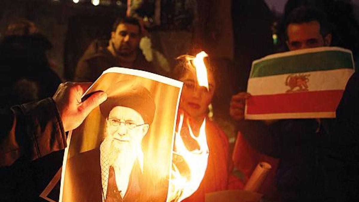 Danny Citrinowicz: È improbabile che l'Iran segua il destino della Siria, ma un intervento americano potrebbe alterare gli equilibri