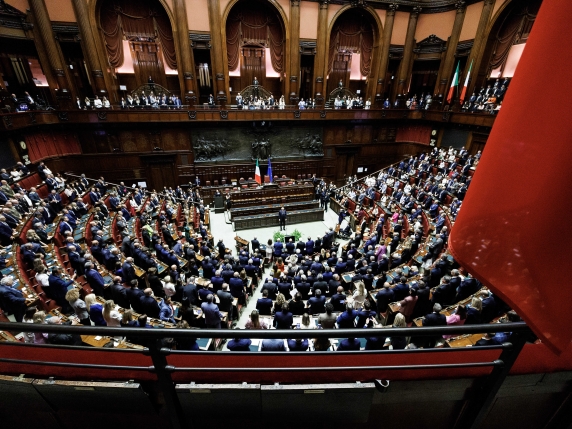 Fermare i veleni, ma il Corvo torna a Montecitorio