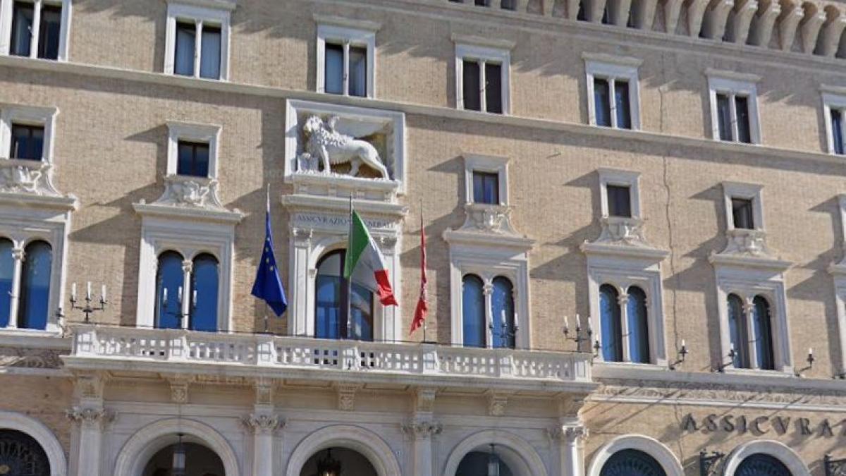 Il Garante in prima linea: la maggioranza sostiene l'operato, non i membri del collegio