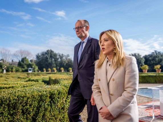 Incontro stampa di Meloni e Merz sulla relazione Italia-Germania