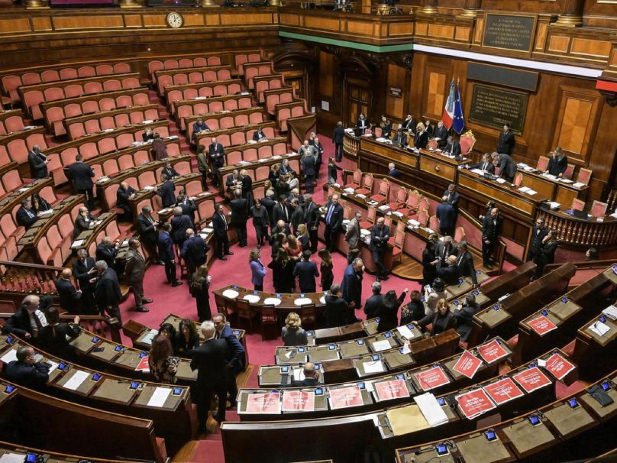 Iran, il M5S rimane l'unico partito a non appoggiare la risoluzione contro la repressione