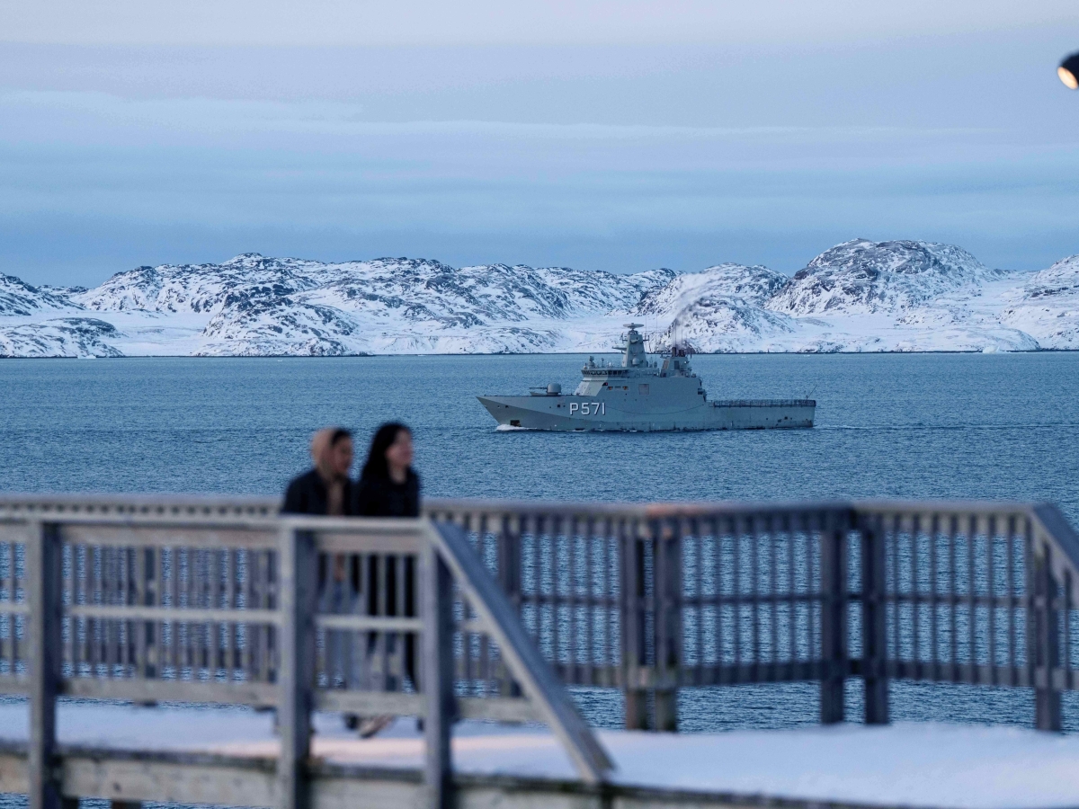 Italia rifiuta l'invio di soldati in Groenlandia, Crosetto: 100 militari? Sembra una battuta comica. Strategia di difesa per l'Artico