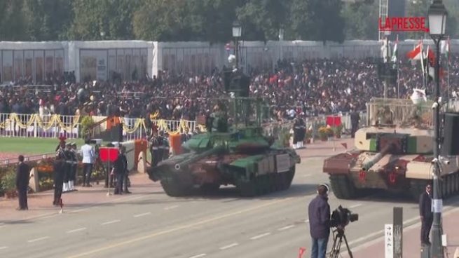 L'India festeggia la Repubblica con una grande parata militare a Nuova Delhi