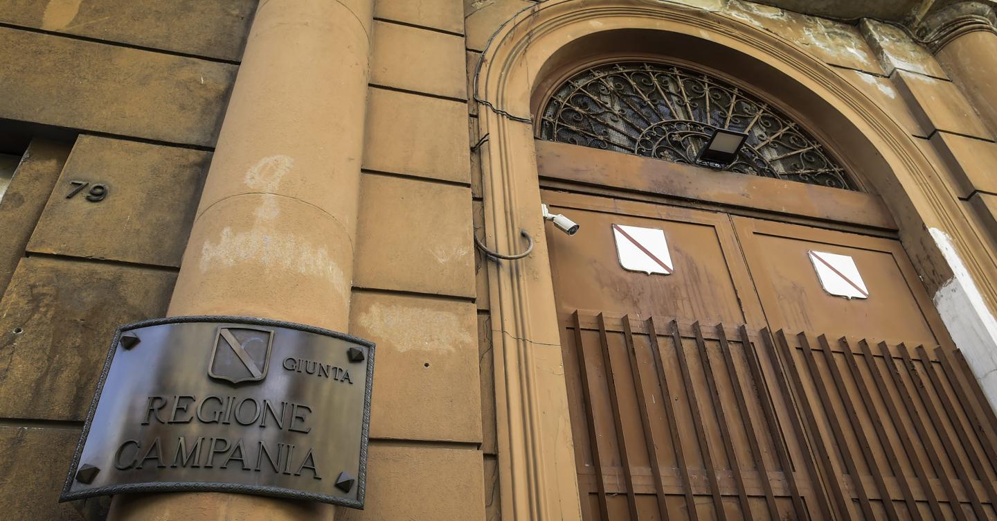 La Campania introduce il reddito minimo garantito