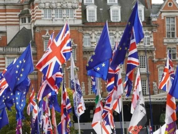 Londra riconsidera la Brexit: l'Unione Europea più fidata degli Stati Uniti e il ritorno non è più un tabù dopo dieci anni