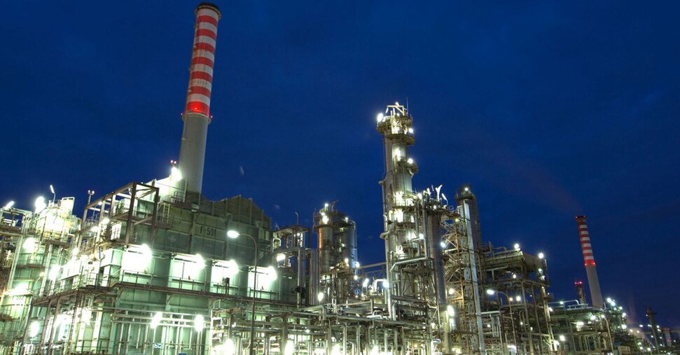 Ludoil avvia due diligence per l'acquisizione degli impianti della raffineria Isab di Priolo