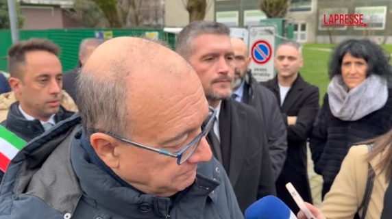 Metal detector nelle scuole, Valditara conferma: «Discutito con Piantedosi, saranno portatili»