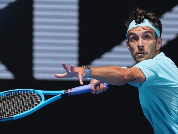 Musetti avanza al secondo turno degli Australian Open, successi per Darderi e Sonego, eliminati Nardi e Cocciaretto