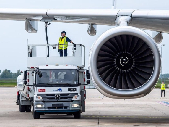 Passeggeri più leggeri e minori consumi: l'aumento delle pillole dimagranti giova alle finanze delle compagnie aeree