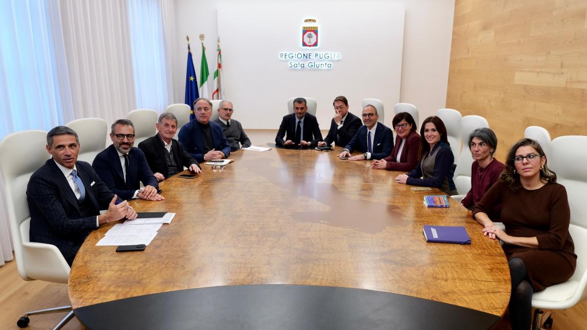 Primo incontro di Decaro con i dieci assessori: focus su sanità e Giochi del Mediterraneo