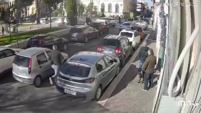 San Severo, uomo perseguita i ladri della sua auto a piedi