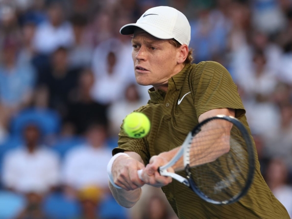 Sinner supera Darderi e avanza agli ottavi degli Australian Open dominando in tre set