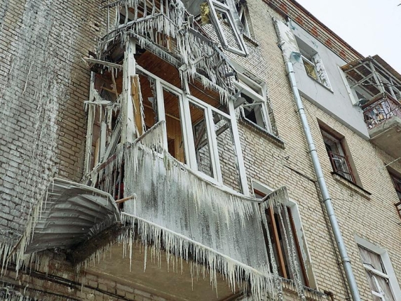 Sopravvivere a Kiev sotto le bombe e a -20° senza gas e con solo tre ore di luce ogni due giorni