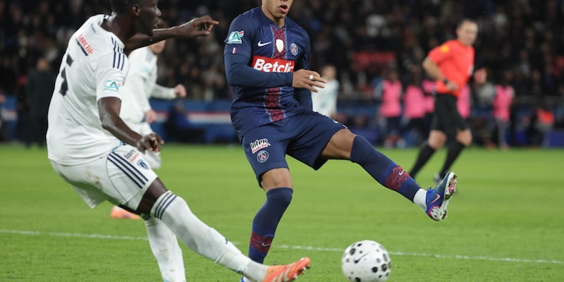 Sorpresa a Parigi: il Paris FC supera il PSG e si qualifica per gli ottavi di finale della Coppa di Francia grazie a Ikoné