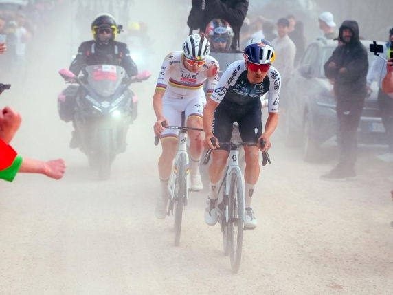 Strade Bianche 2026: nuovo tracciato con meno sterrato e iscrizioni da record per la Gran Fondo