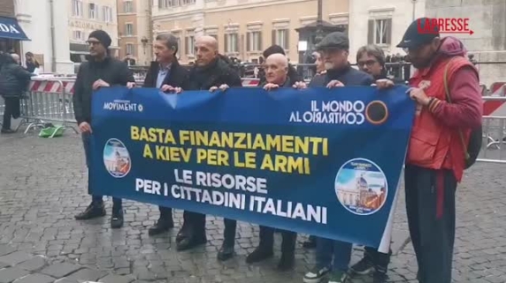 Ucraina, Team Vannacci organizza flash mob: chiedono di fermare i finanziamenti per le armi e votare contro in Aula