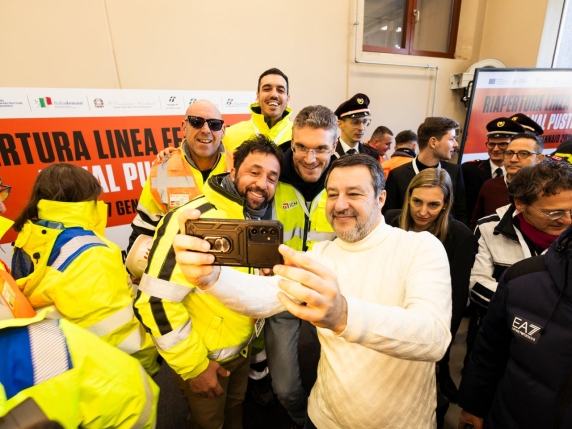 A22, Salvini pone le condizioni: gli incassi devono restare locali e nel 2026 finiranno i divieti austriaci al Brennero