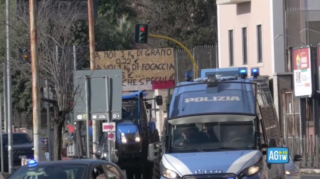 Agricoltori manifestano a Roma con i trattori: Mercosur rischia di essere la mazzata definitiva