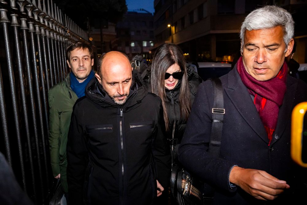 Arrestato il proprietario del Constellation dopo la tragedia di Crans-Montana, Mattarella e Piantedosi partecipano alla cerimonia in memoria delle vittime