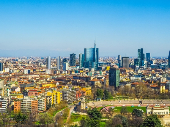 Aumenti record dei prezzi immobiliari a Milano grazie alle Olimpiadi: impennata a Santa Giulia, Maggiolina e Corso Lodi, analisi dei costi per zona
