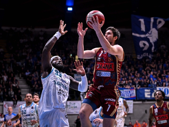 Basket, Umana Reyer Venezia trionfa a Cantù 81-86 e conquista il quarto posto insieme a Milano