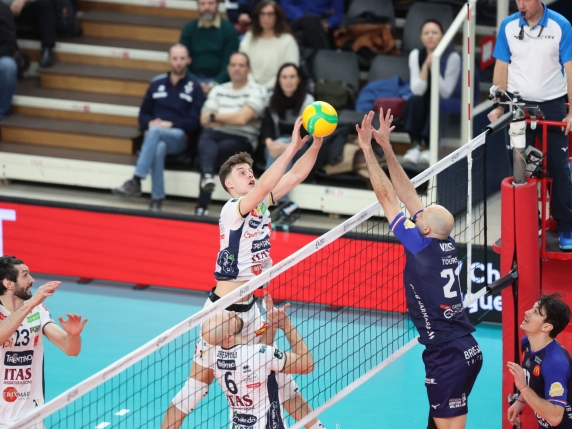 Champions League, Trento supera Tours 3-2 dopo una reazione, i francesi capitolano nel lungo tie break