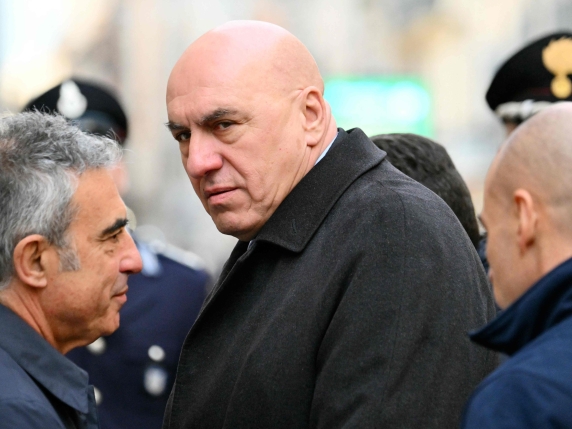 Crosetto risponde a Trump: l'Italia non ha bisogno di lezioni sull'impegno in Afghanistan