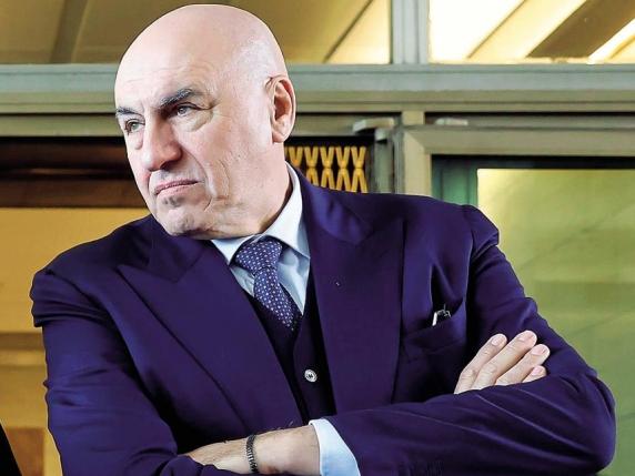 Crosetto: Un senso di solitudine e domande sui sorveglianti