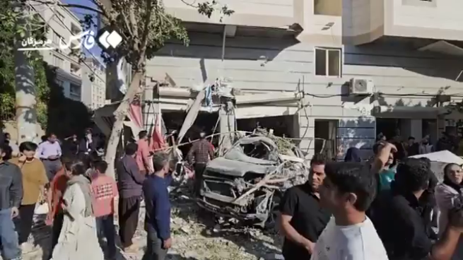 Esplosioni in Iran, foto di un palazzo devastato