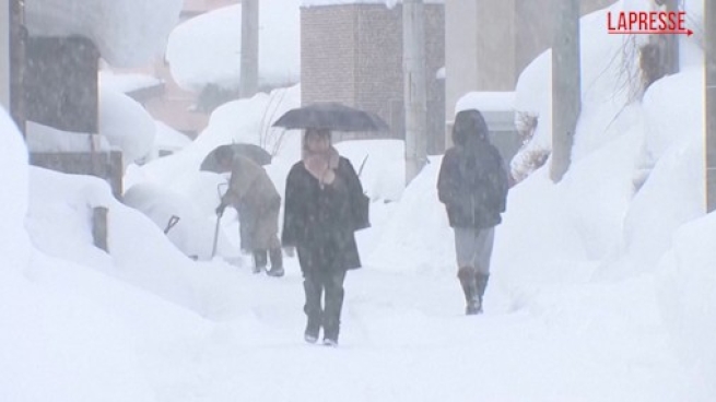 Giappone, eccezionale nevicata nel settentrione del paese