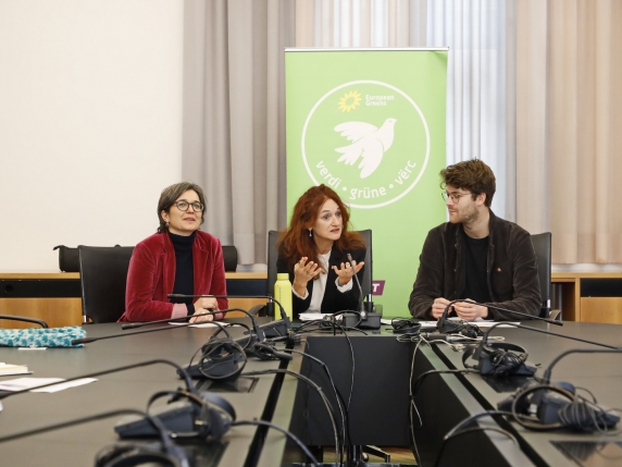 I Verdi suggeriscono: Il sistema scolastico ha deluso, è necessaria l'introduzione di classi bilingue