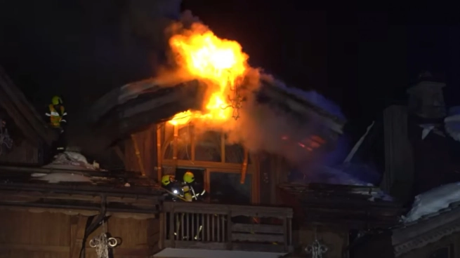 Inferno in un hotel di lusso in Savoia: 83 persone evacuate