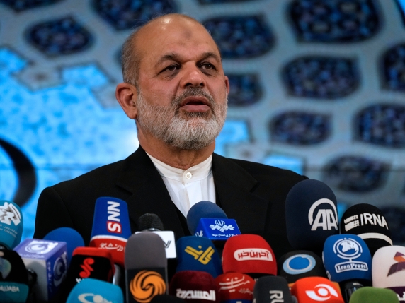 Iran, aggiornamenti in tempo reale | Stati Uniti trasferiscono 30 elicotteri Apache da guerra all'Iran