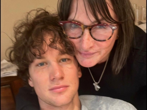 Irene Franzoni, madre di Giovanni: «Festa a Kitz? Panino e vino in auto. Al liceo rischiava di essere bocciato per le assenze nonostante la media del 7. Paura? Ho deciso di non averne»