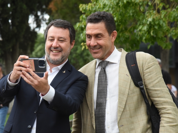 L'azione del generale mette a rischio l'intero schieramento di destra