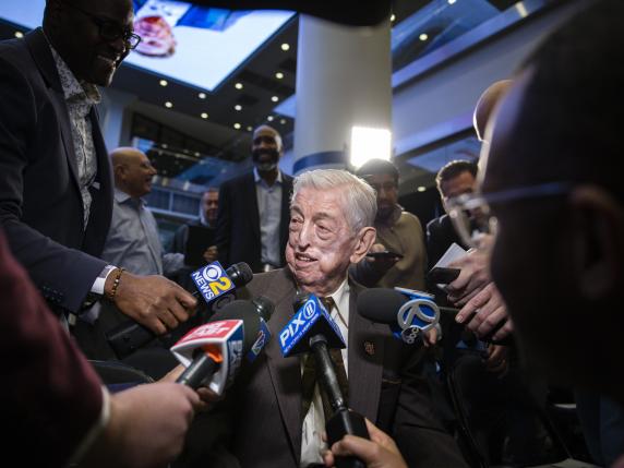 Mangini narra la storia di Lou Carnesecca, il tecnico che ha segnato l'inizio di una nuova era per il basket italiano