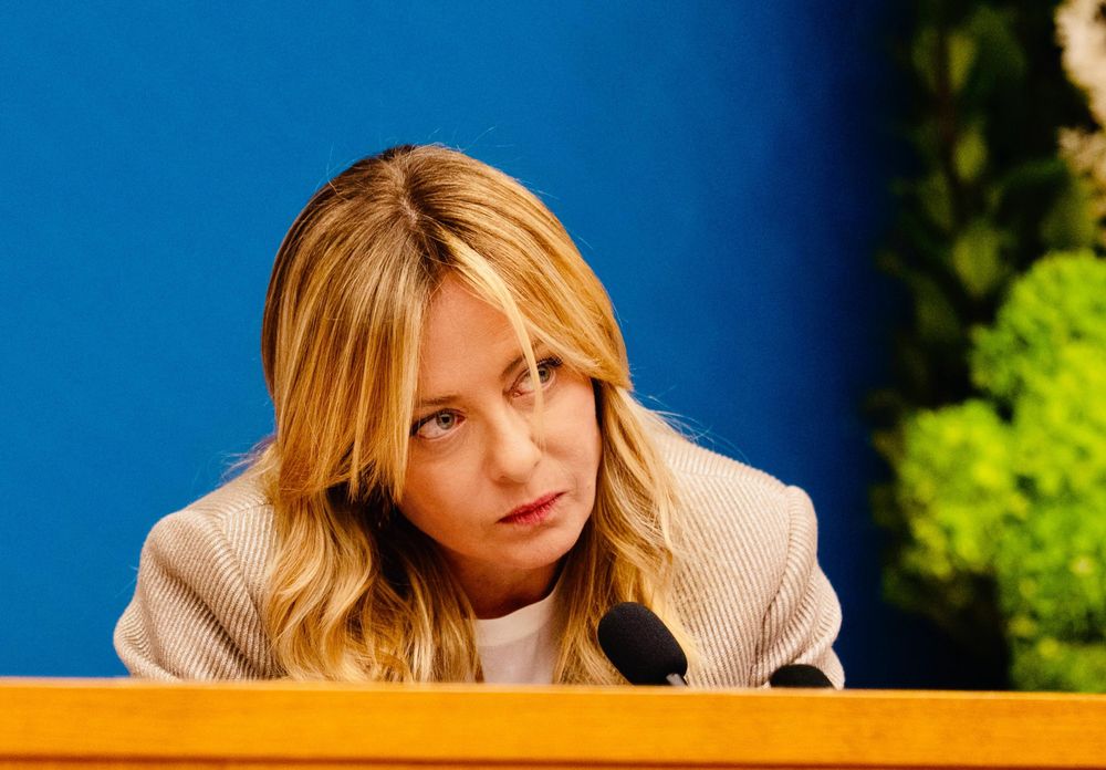 Meloni rimane in silenzio riguardo ai giornalisti monitorati