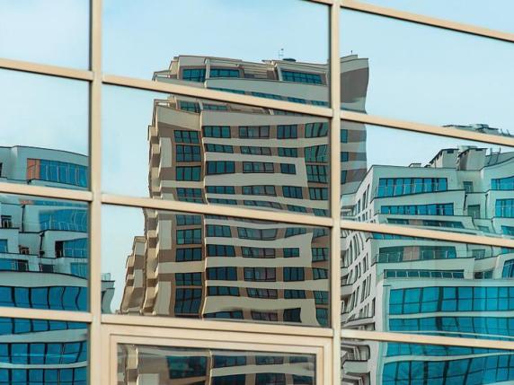 Meloni svela il progetto di centomila alloggi a prezzi controllati in dieci anni