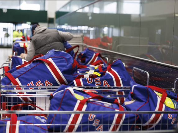 Milano-Cortina, l'avventura parte da Malpensa con un pass: bagagli extra-large per le stelle olimpiche in aeroporto
