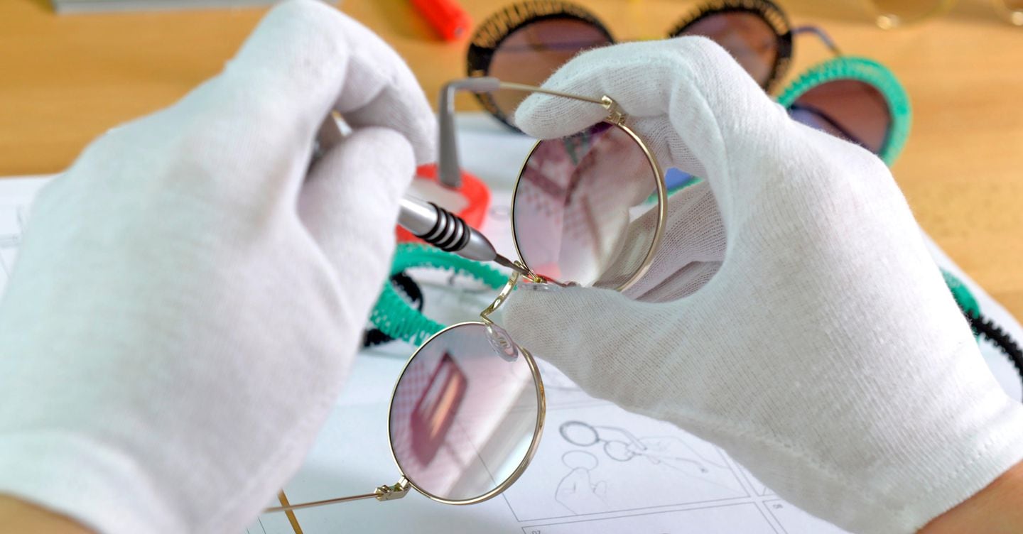 Occhiali: incremento di 204 euro e maggiori benefici per i 20mila lavoratori