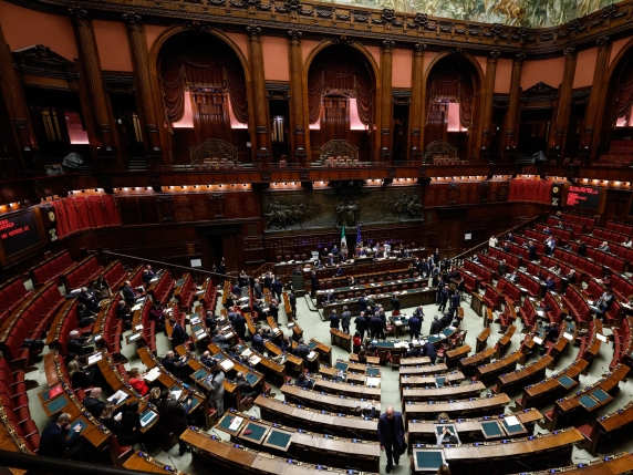 Opposizioni bloccano sala stampa della Camera durante conferenza di Casapound